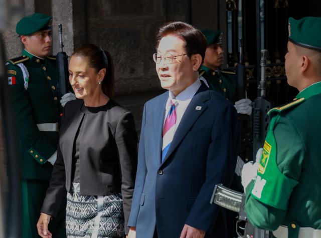 李在明总统与墨西哥总统举行会谈，达成贸易协定促进及1亿美元金融支持协议【秘鲁新世界日報】