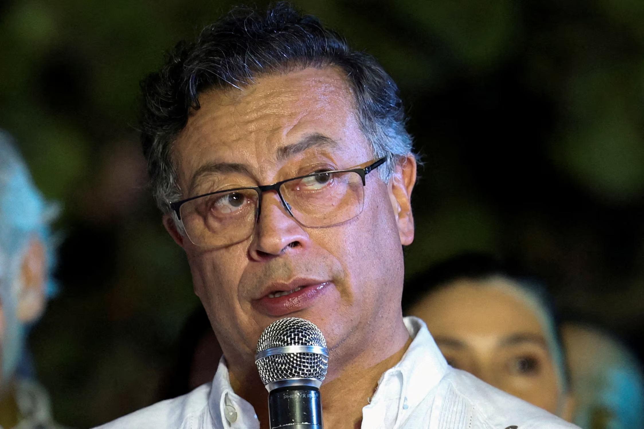 阿根廷自己都快揭不开锅了，还要援乌，网友：有钱？先把债给还了