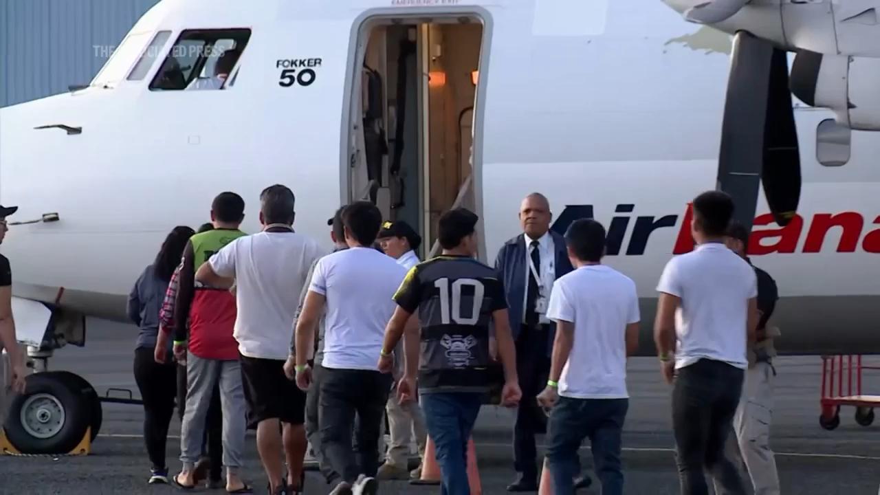 巴拿马接收119名被美国遣返移民【秘鲁新世界日報】