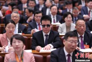 （两会现场）王永澄代表：用指尖“阅读”政府工作报告