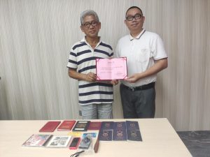 香港同胞周峻雄向家乡捐赠侨文化藏品