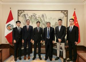 宋扬大使会见香港特别行政区廉政公署执行处助理处长柳智浩